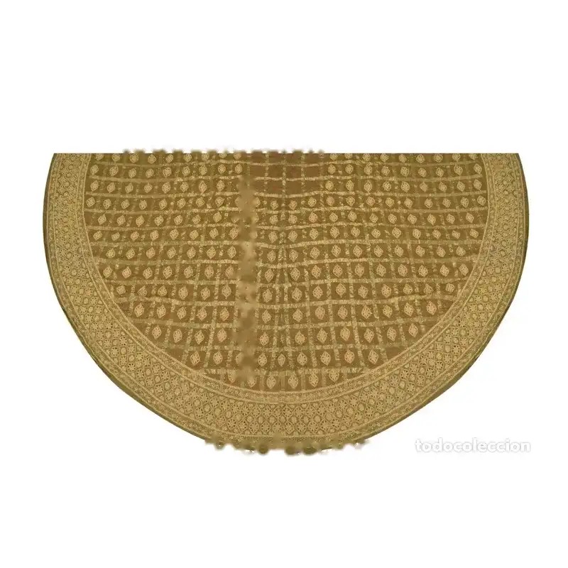 Tejido Semicircular de Seda con Bordado Dorado - Pieza Religiosa para Virgen