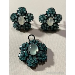 Conjunto de Pendientes y Colgante en Plata Pavonada con Esmeraldas y Piedra Luna