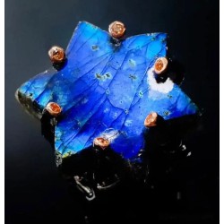 Anillo de Plata Pavonada con Labradorita Azul - Diseño Estrella con Zafiros