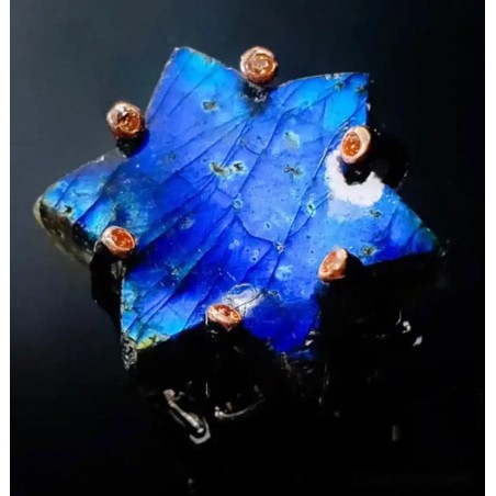 Anillo de Plata Pavonada con Labradorita Azul - Diseño Estrella con Zafiros