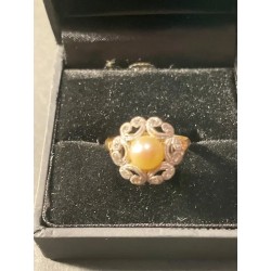 Anillo Vintage de Oro y Platino con Perla Amarilla y Brillantes - Diseño Floral