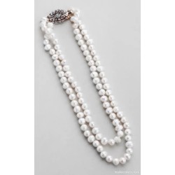 Collar Doble de Perlas Cultivadas con Elegante Cierre Plateado - Joya Clásica
