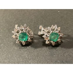 Pendientes de Oro Blanco con Esmeraldas Colombianas y Diamantes - Diseño Floral