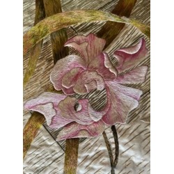 Colcha de Seda Bordada con Escena Oriental - Pieza Textil Siglo XIX