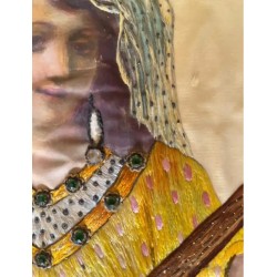 Colcha de Seda Bordada con Escena Oriental - Pieza Textil Siglo XIX