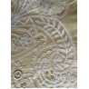 Colcha de Seda Bordada con Escena Oriental - Pieza Textil Siglo XIX