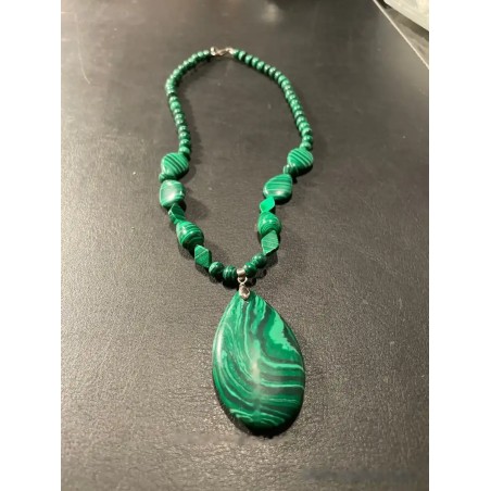 Collar de Malaquita con Colgante en Forma de Lágrima - Piedra Natural Verde