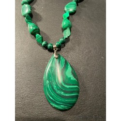 Collar de Malaquita con Colgante en Forma de Lágrima - Piedra Natural Verde