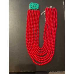 Collar Multicapa de Coral Rojo con Cierre de Jade Verde - Joya de Ocho Vueltas