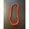 Collar de Coral Naranja con Esferas Uniformes - Joya Marina con Cierre Dorado