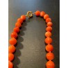 Collar de Coral Naranja con Esferas Uniformes - Joya Marina con Cierre Dorado
