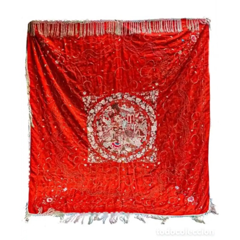 Colcha China de Seda Roja con Bordados - Pieza Textil Siglo XIX