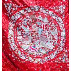 Colcha China de Seda Roja con Bordados - Pieza Textil Siglo XIX