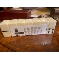 Elegante Caja Antigua de Plata con Dominó - Base Madera con Grabados Artesanales