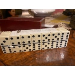 Elegante Caja Antigua de Plata con Dominó - Base Madera con Grabados Artesanales