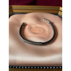 Pulsera Minimalista de Plata y Caucho Negro - Diseño Moderno Unisex