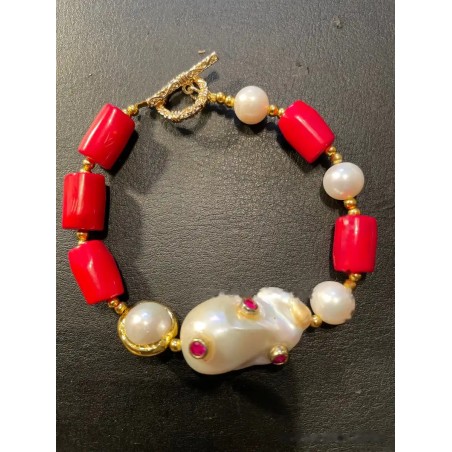 Pulsera Lujosa de Coral Rojo y Perlas Barrocas con Rubíes - Joya Artesanal Exclusiva