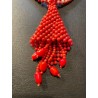 Collar Artesanal de Coral Rojo con Detalles Blancos - Diseño Cascada Tejido a Mano