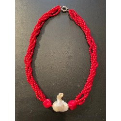 Collar Trenzado de Coral Rojo con Perla Barroca Central - Diseño Exclusivo Artesanal