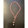 Collar Lariat de Cuarzo Rosa y Perlas - Gargantilla Estilo Corbata con Detalles Dorados