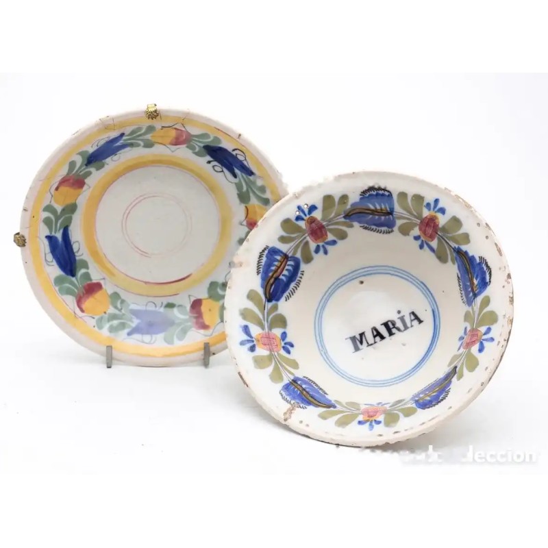 Conjunto de Loza de Manises con Decoración Floral - Pieza Personalizada María Siglo XIX