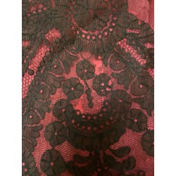 Mantilla Antigua de Encaje Negro de Tres Picos - Cambray para Ceremonia Española