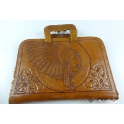 Cartera Vintage de Cuero Repujado - Diseño Artesanal con Motivos Florales