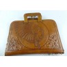 Cartera Vintage de Cuero Repujado - Diseño Artesanal con Motivos Florales