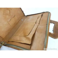 Cartera Vintage de Cuero Repujado - Diseño Artesanal con Motivos Florales