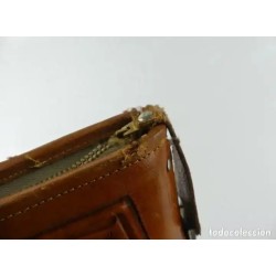 Cartera Vintage de Cuero Repujado - Diseño Artesanal con Motivos Florales