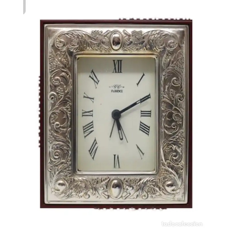 Reloj de Sobremesa Vintage - Diseño Barroco en Plata con Numeración Romana Reloj de Sobremesa Vintage - Diseño Barroco en Plata con Numeración Romana