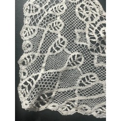 Cuello de Encaje de Bolillos Antiguo - Pieza Artesanal Decorativa 33x33 cm