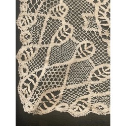 Cuello de Encaje de Bolillos Antiguo - Pieza Artesanal Decorativa 33x33 cm