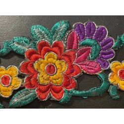 Tiraborda flores bordadas multicolor - artesanía decorativa cinta 950x8 cm