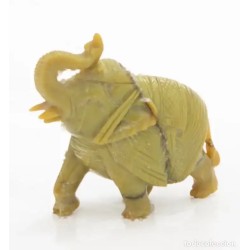 Figura de Elefante en Piedra Dura Jade - Escultura Decorativa Artesanal 8x10x4