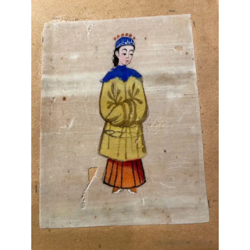 Pintura China Antigua sobre Papel de Arroz - Figura Oriental con Túnica Amarilla