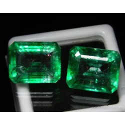 Pareja de Esmeraldas Naturales 17,80 CT - Gemas Talla Esmeralda Colombianas