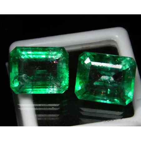 Pareja de Esmeraldas Naturales 17,80 CT - Gemas Talla Esmeralda Colombianas