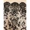 Mantón Antiguo con Flecos de Seda y Enrejado Geométrico - Textil Artesanal