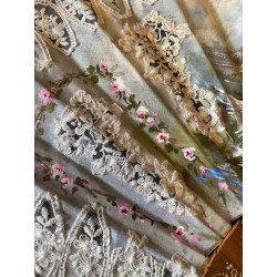 Abanico de Lujo Estilo Francés - Obra Maestra de Arte Textil del Siglo XIX