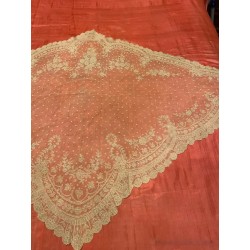 Mantilla Tradicional Española de Encaje - Pieza de Alta Costura Vintage