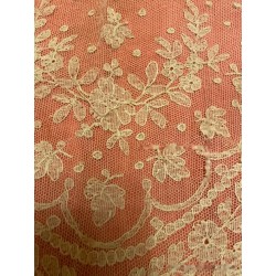 Mantilla Tradicional Española de Encaje - Pieza de Alta Costura Vintage