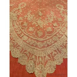 Mantilla Tradicional Española de Encaje - Pieza de Alta Costura Vintage