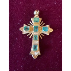 Cruz Religiosa de Oro con Esmeraldas Colombianas - Joya de Orfebrería Excepcional