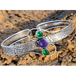Brazalete Artesanal de Plata 925 con Amatista y Diopsido - Diseño Texturizado