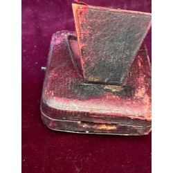 Reloj de Bolsillo Antiguo Matchless con Marco de Plata Repujada - Pieza para Restaurar