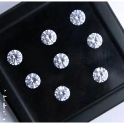 Lote de 8 Circonitas Brillantes de Talla Redonda - Diamantes Sintéticos en Estuche