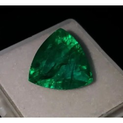 Esmeralda Natural Certificada de 10.12 Quilates - Gema de Colección de Alta Calidad