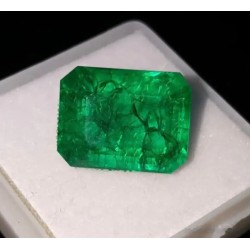 Esmeralda Natural Certificada de 10.32 Quilates - Pieza de Colección de Alta Gama