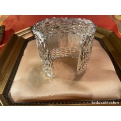 Brazalete de plata con cristales rojos